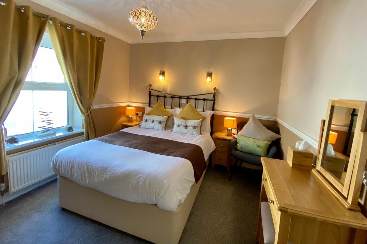 Sunny Bank Guest House Tenby Oda fotoğraf